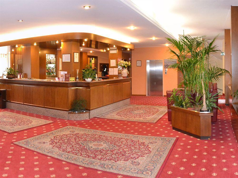 Hotel Embassy Pero Exterior photo