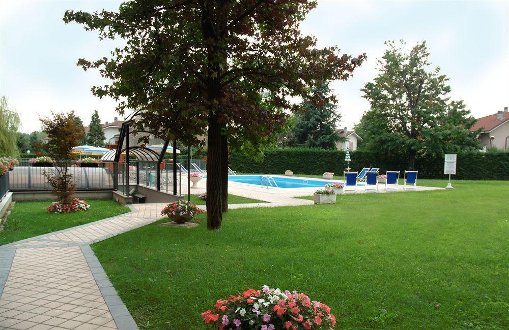 Hotel Embassy Pero Exterior photo